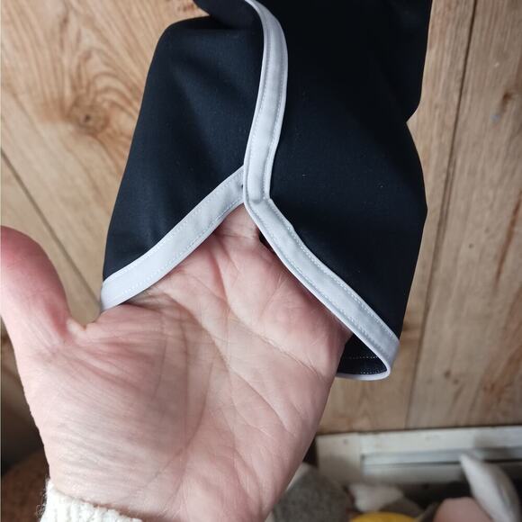 All Access Black White Stripe Capri Leggings Size Small - Picture 2 of 8